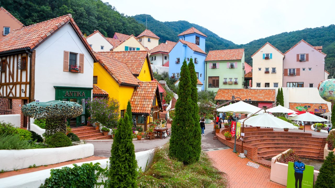 Nami Island, Petite France, and Italian Village Tour from Seoul
