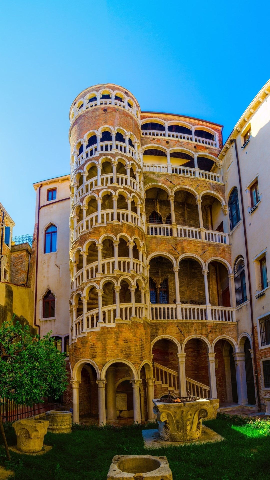 Scala Contarini del Bovolo