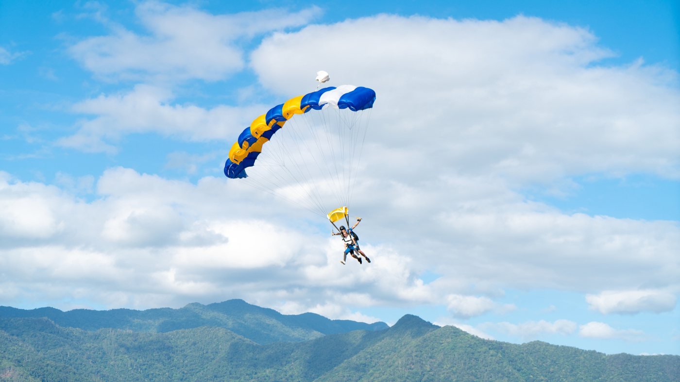 Tandem Skydiving Experience Cairns