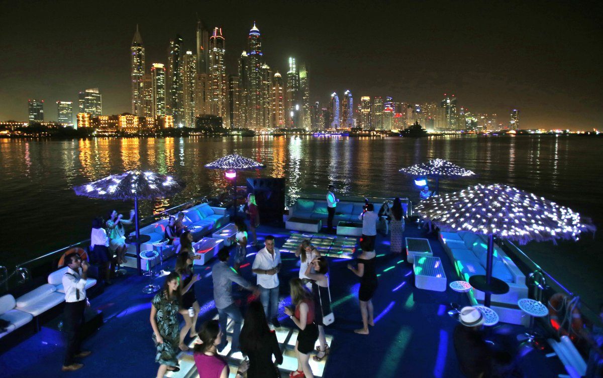 The Ultimate Guide to Yacht Party Attire in Dubai
